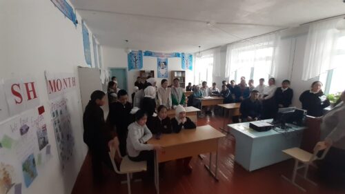 Англис тилин өнүктүрүүгө бир айлык жарыяланды