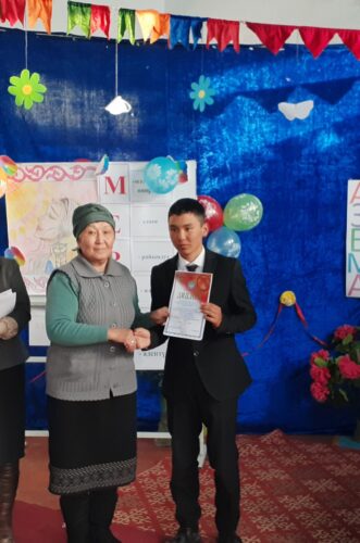 Райондук деңгээлдеги "Мен  Кыргызстандык экениме сыймыктанам" конкурсунда 2-орунду Самүдүнов Умур багындырды
